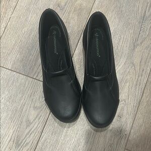 Grasshoppers Black Flats Purefil Comfort Cushion with Rounded Toe Size 7